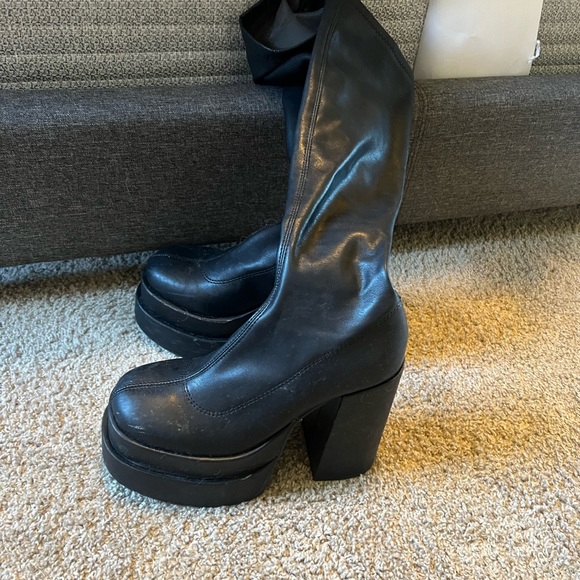 Steve Madden cypress platform boots - Picture 2 of 4